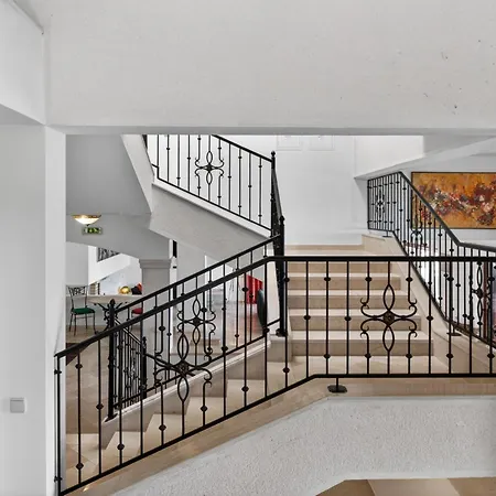 Villa Konstantina *